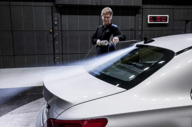 观察尾部细节气流形态